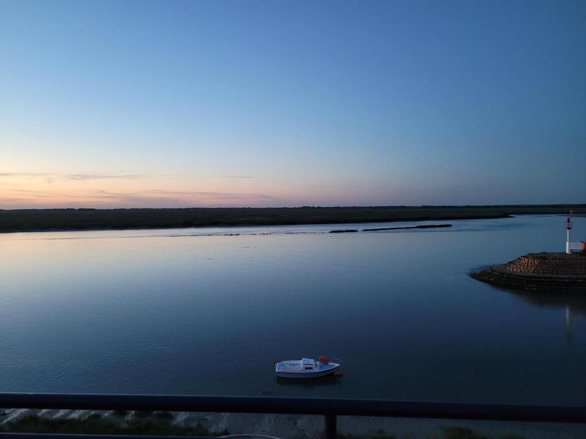 サン・ヴァルリー・シュル・ソンムVue Et Terrasse Panoramique Sur La Baie De Sommeアパートメント エクステリア 写真